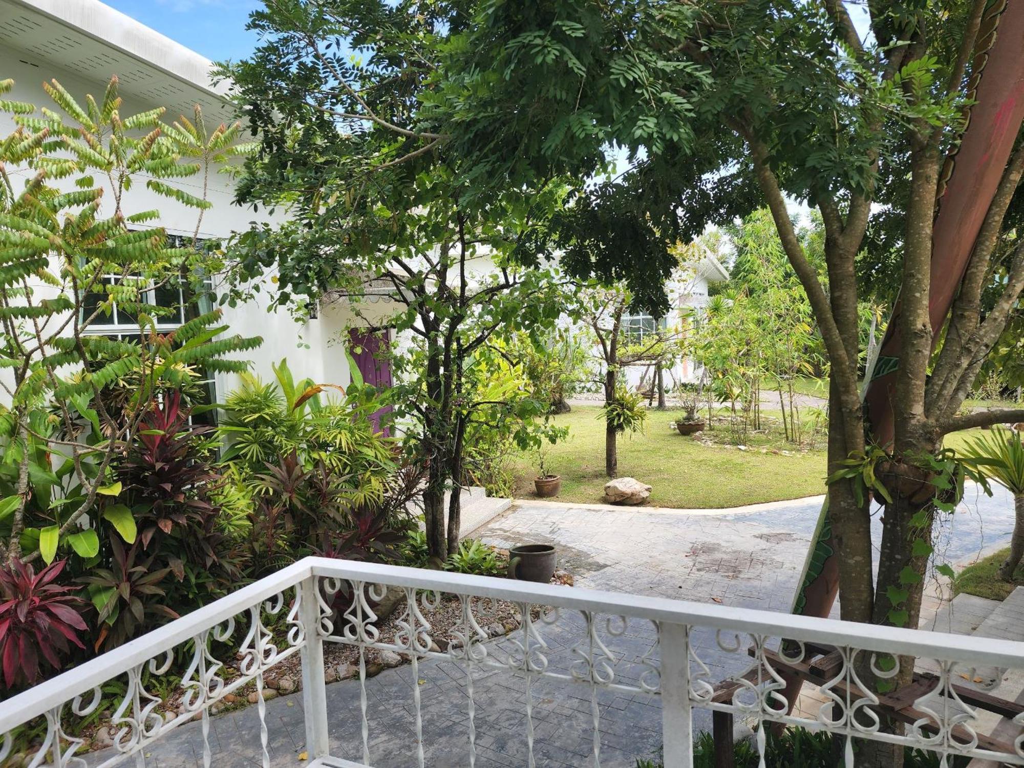 Utapao Sattahip Rayong Resort Ban Nong Sa Номер фото
